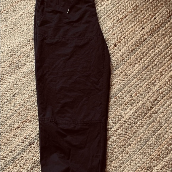 EUC
Urban outfitters high waisted women’s joggers Sz Med black drawstring close - Picture 3 of 12